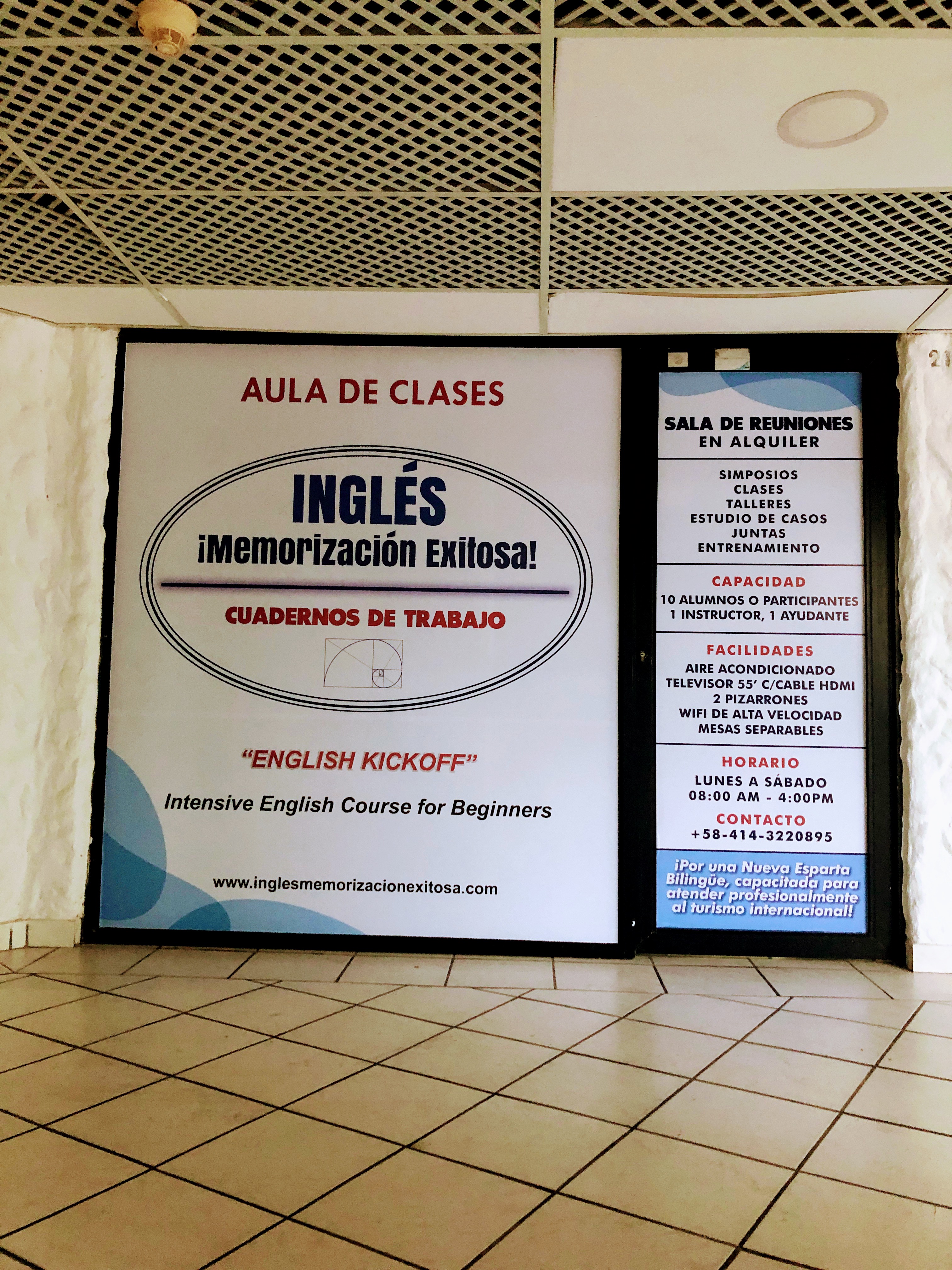Aula de Clases y Cursos English Kickoff